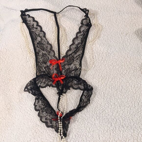 💜 5/$25 new never worn small black lace with plastic pearl accent teddy - Picture 1 of 4
